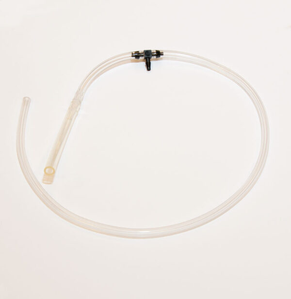 Montaje de la tubería de calibración con conector en forma de "T" integrado (Para la calibración de un monitor con bomba a través de un regulador de flujo positivo)